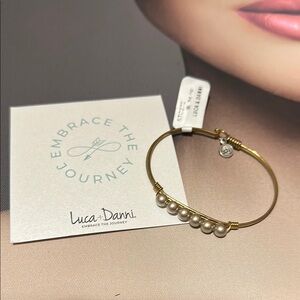 NWT Luca + Danni White Pearl Bracelet